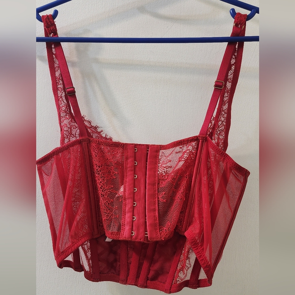 Elegant Red Lace Corset Top‎ - Picture 3 of 5